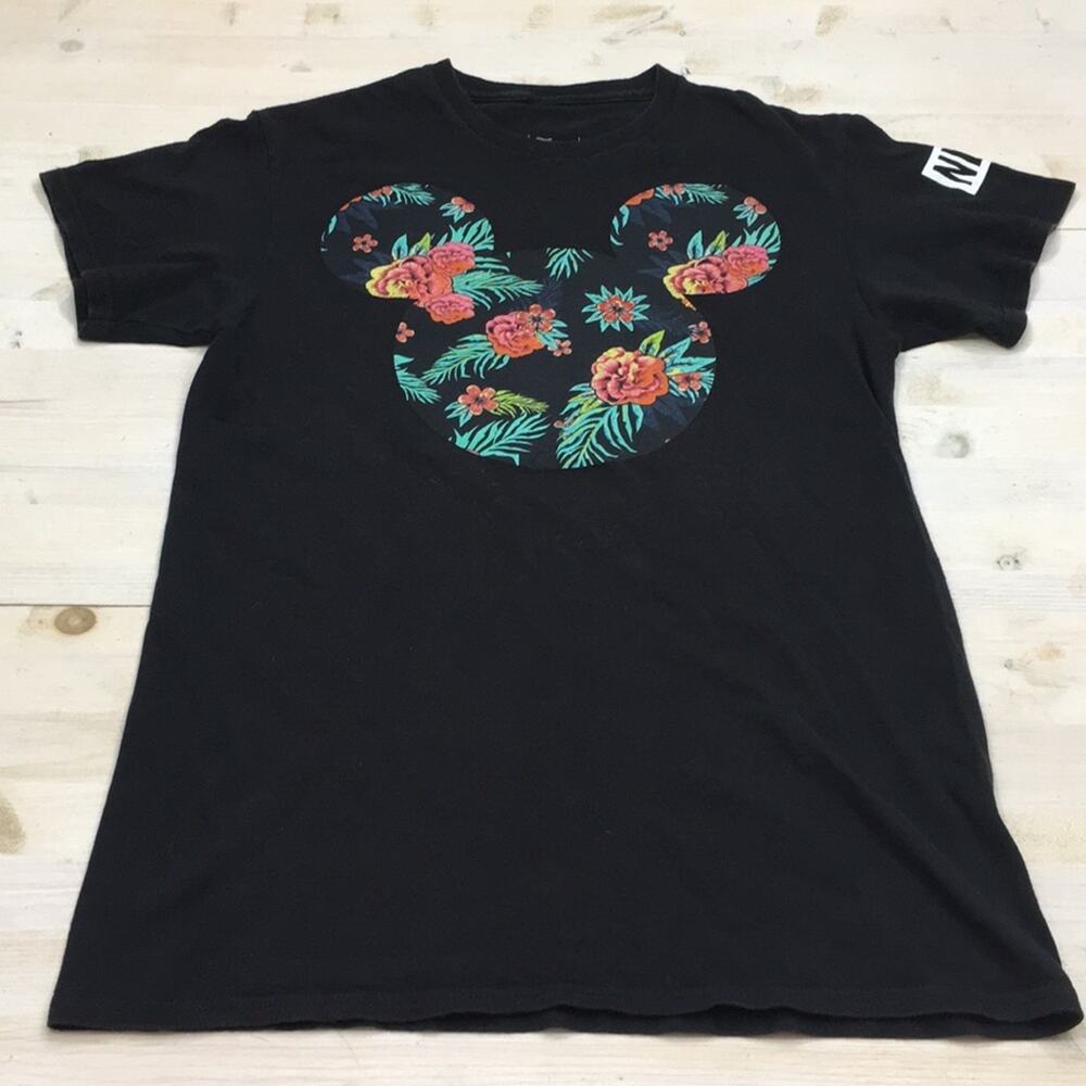Neff x Disney Mickey Mouse short sleeeve graphic t-shirt sz S